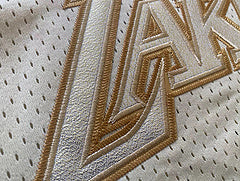 LeBron Bryant Los Angeles Lakers Golden 8 MN