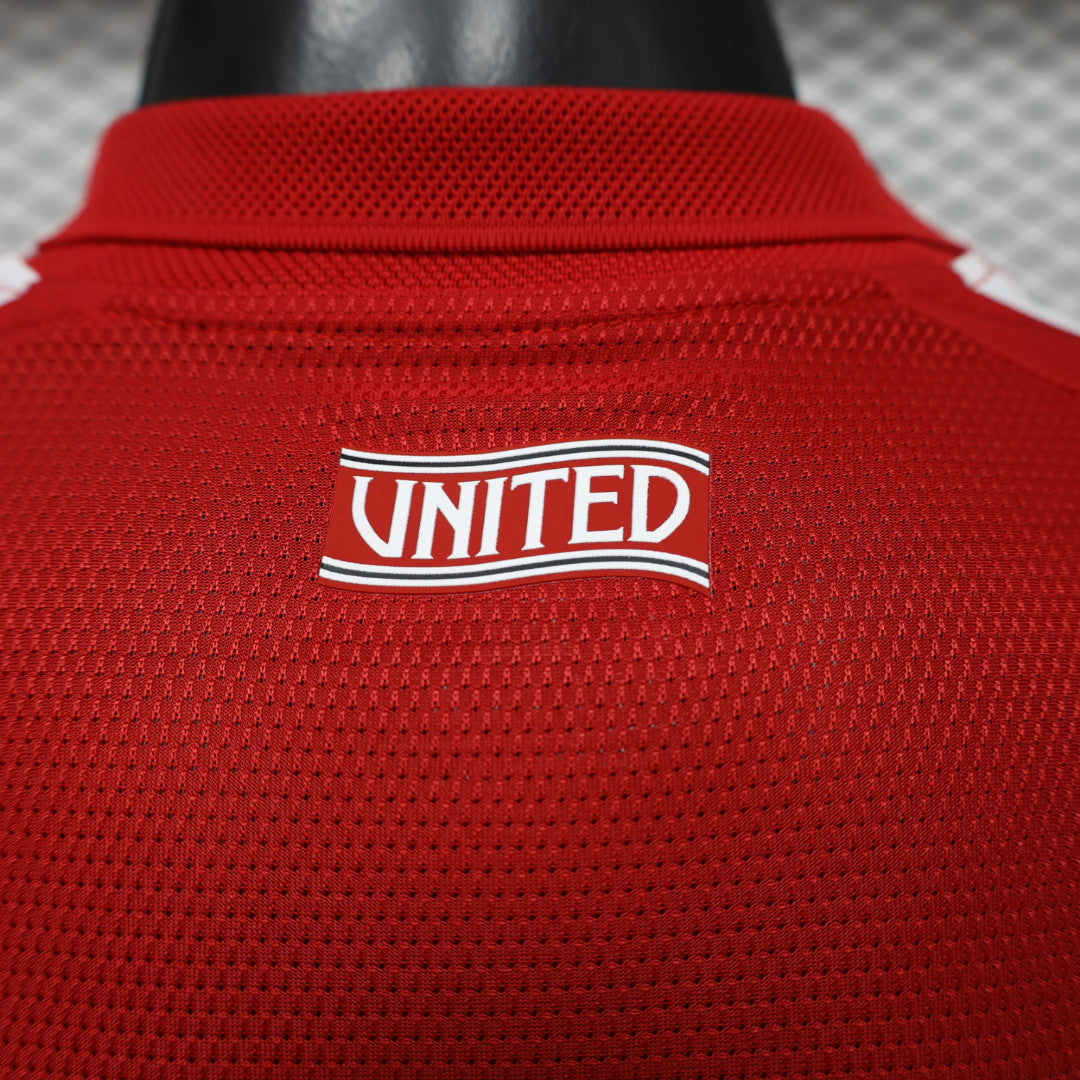 2026–2027 Manchester United home player jersey