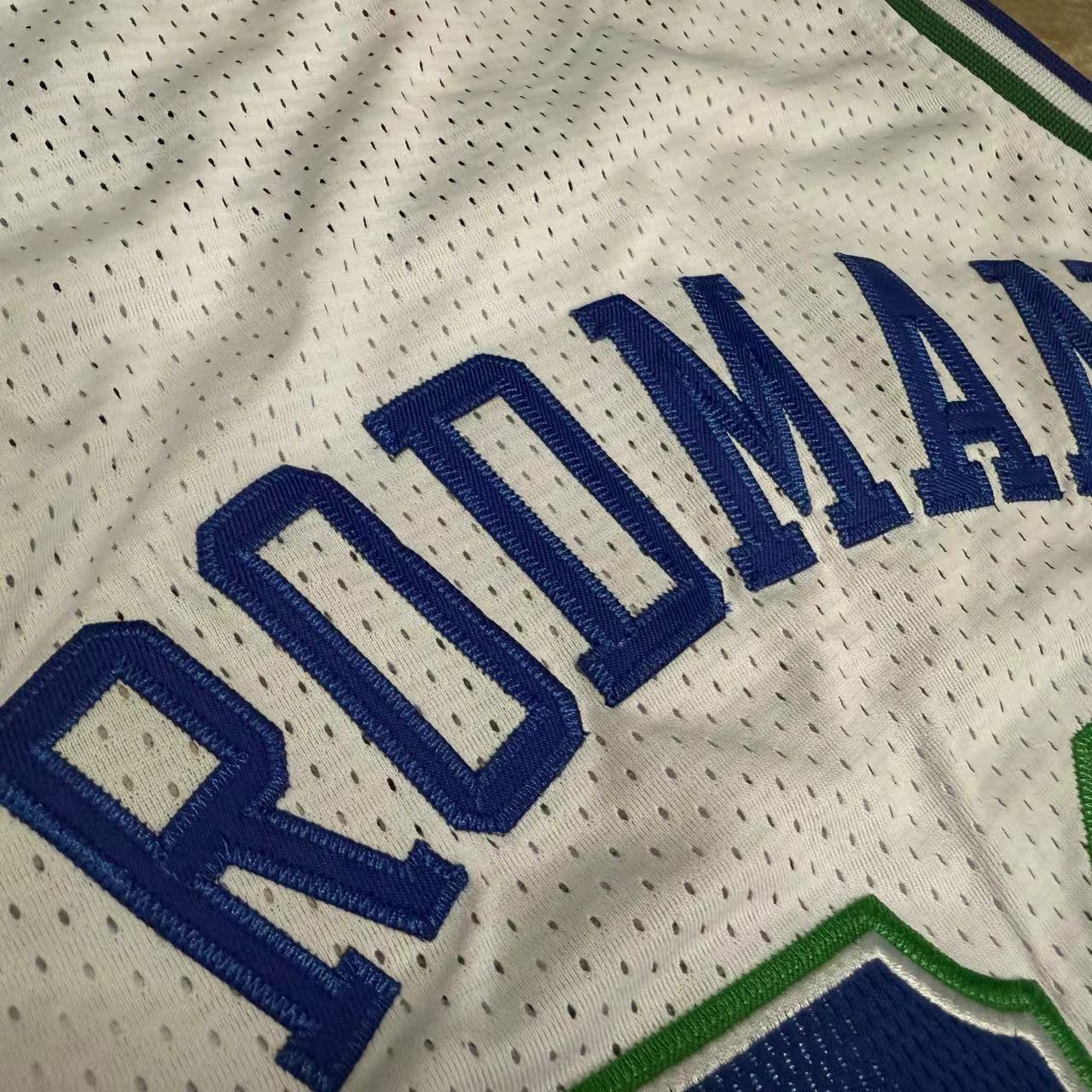 Rodman #69 Mitchell & Ness Mavericks 1999-00 Vintage White Densely Stitched Jersey