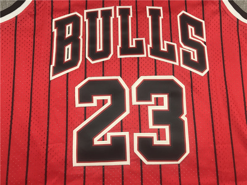 Chicago Bulls Michael Jordan #23 1995-96 Throwback – Embroidered
