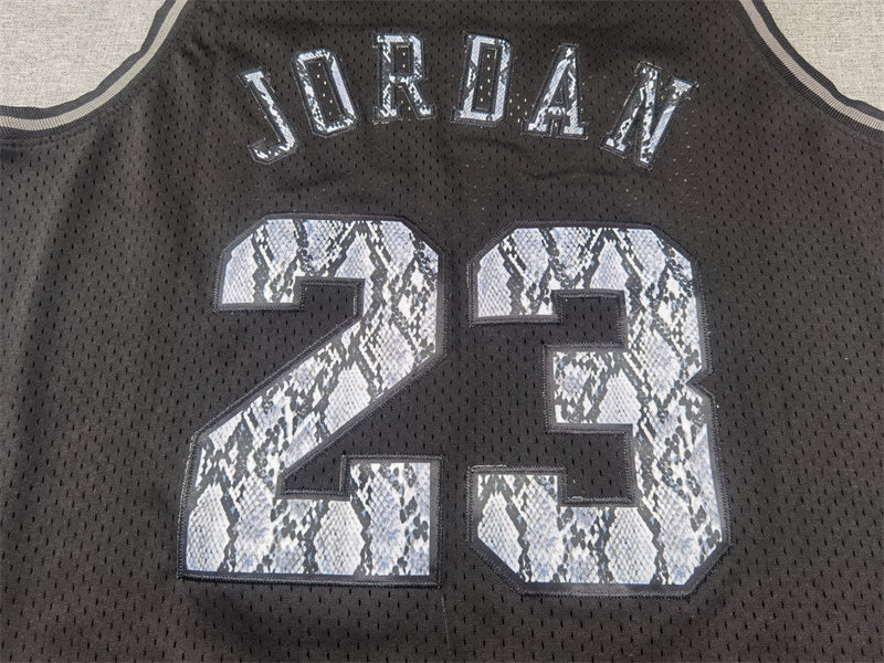 Chicago Bulls Michael Jordan #23 1997-98 Throwback - Embroidered Jersey