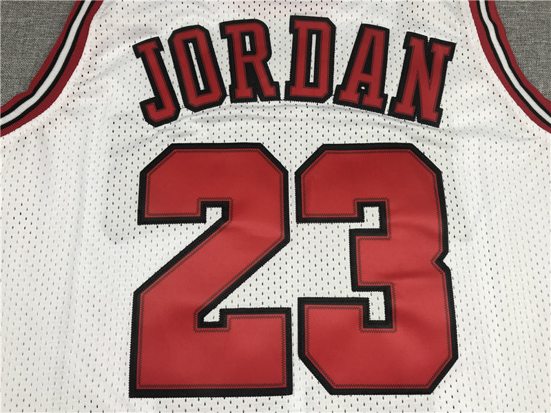 Chicago Bulls Michael Jordan #23 1995-96 Championship Edition Throwback — Embroidered Jersey