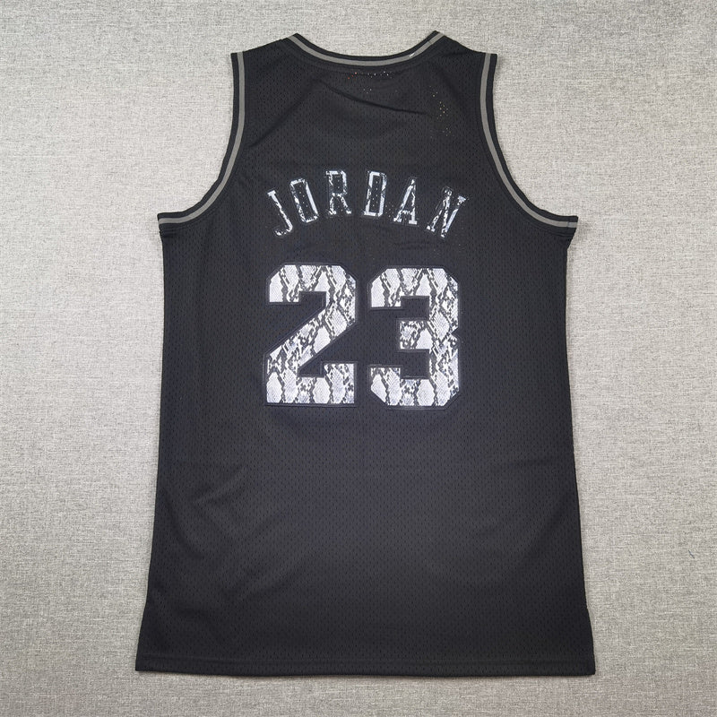 Chicago Bulls Michael Jordan #23 1997-98 Throwback - Embroidered Jersey