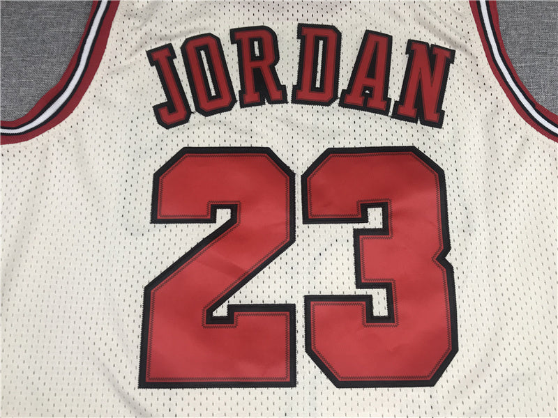 Chicago Bulls Michael Jordan #23 1995-96 Throwback - Embroidered Jersey