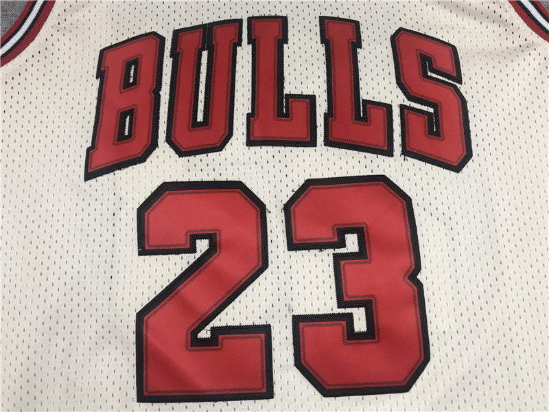 Chicago Bulls Michael Jordan #23 1995-96 Throwback - Embroidered Jersey