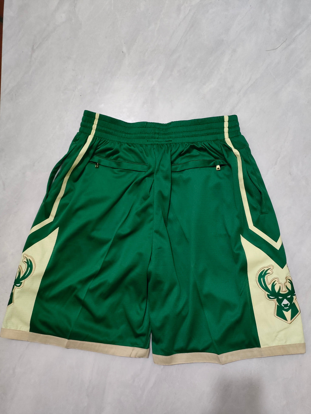 Milwaukee Bucks Green Regular Pocket Shorts
