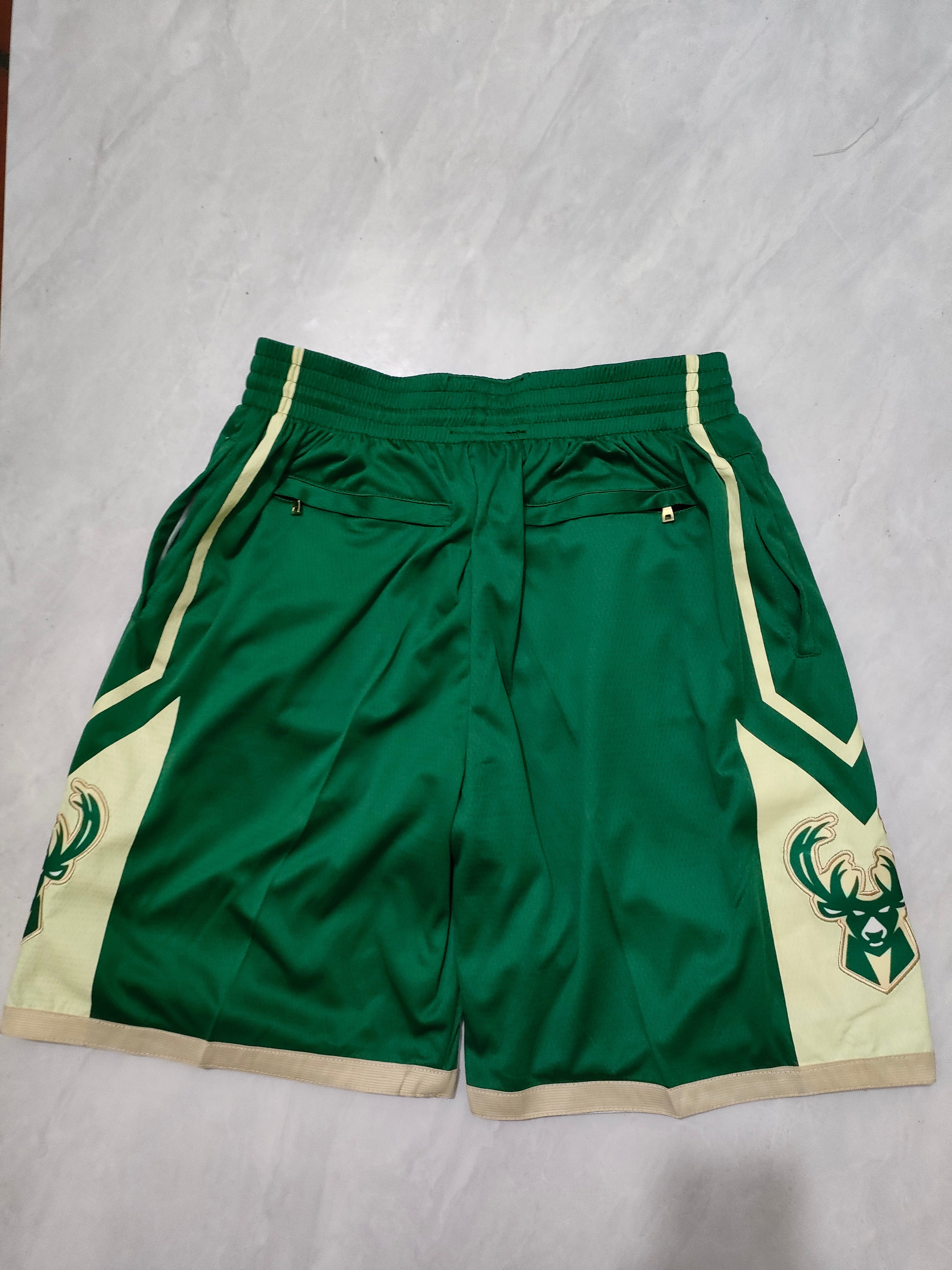 Milwaukee Bucks Green Regular Pocket Shorts