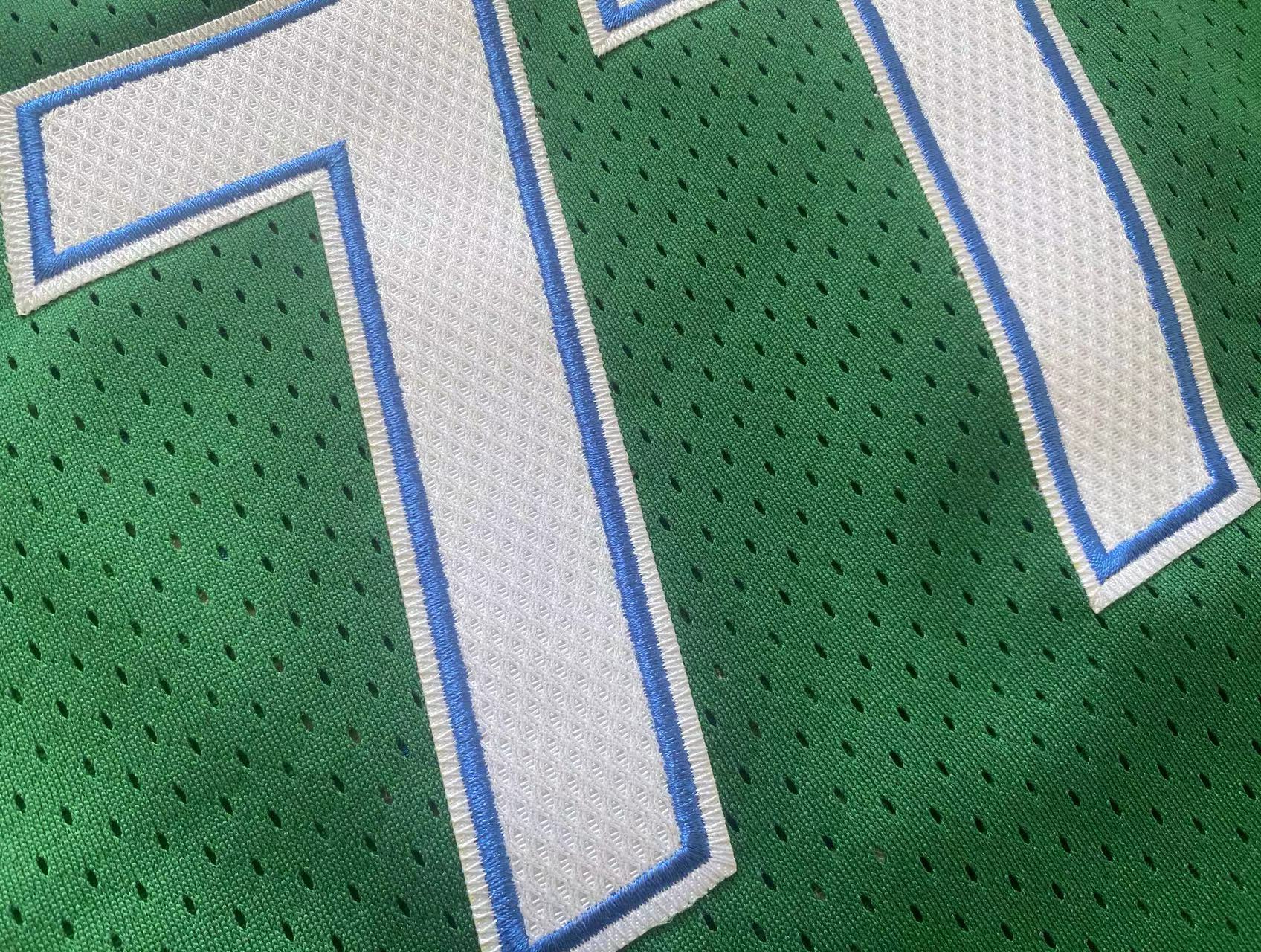 Dallas Mavericks  Doncic 77 Green MN