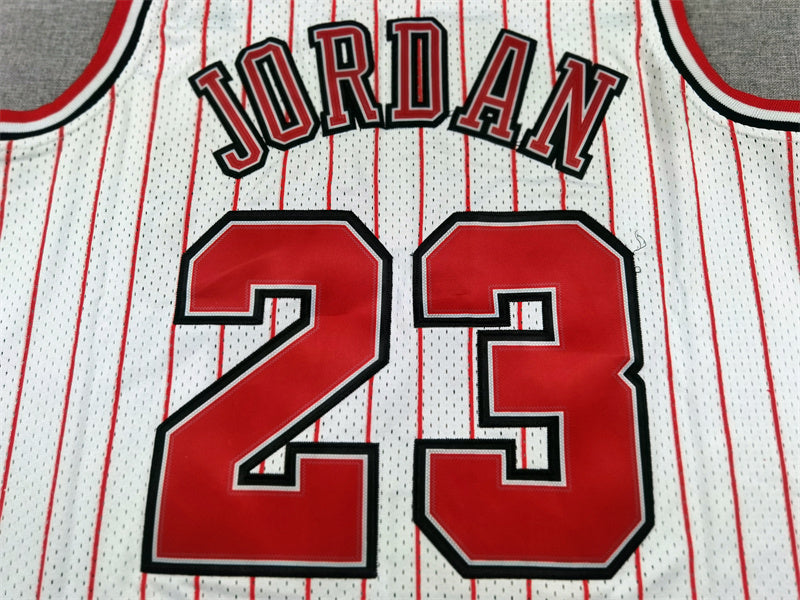 Chicago Bulls Michael Jordan #23 1995-96 Throwback – Embroidered