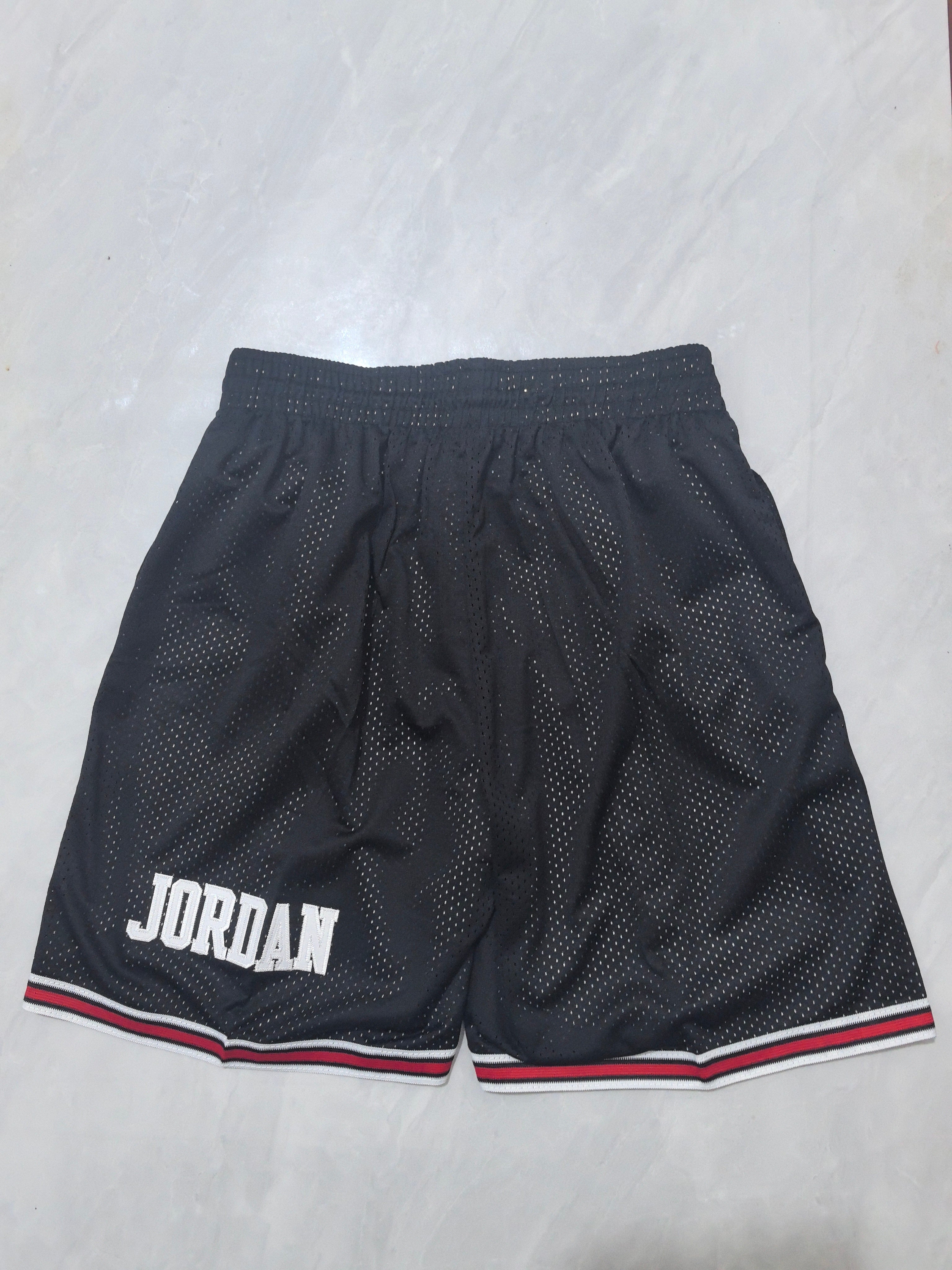 Chicago Bulls black waist pocket shorts