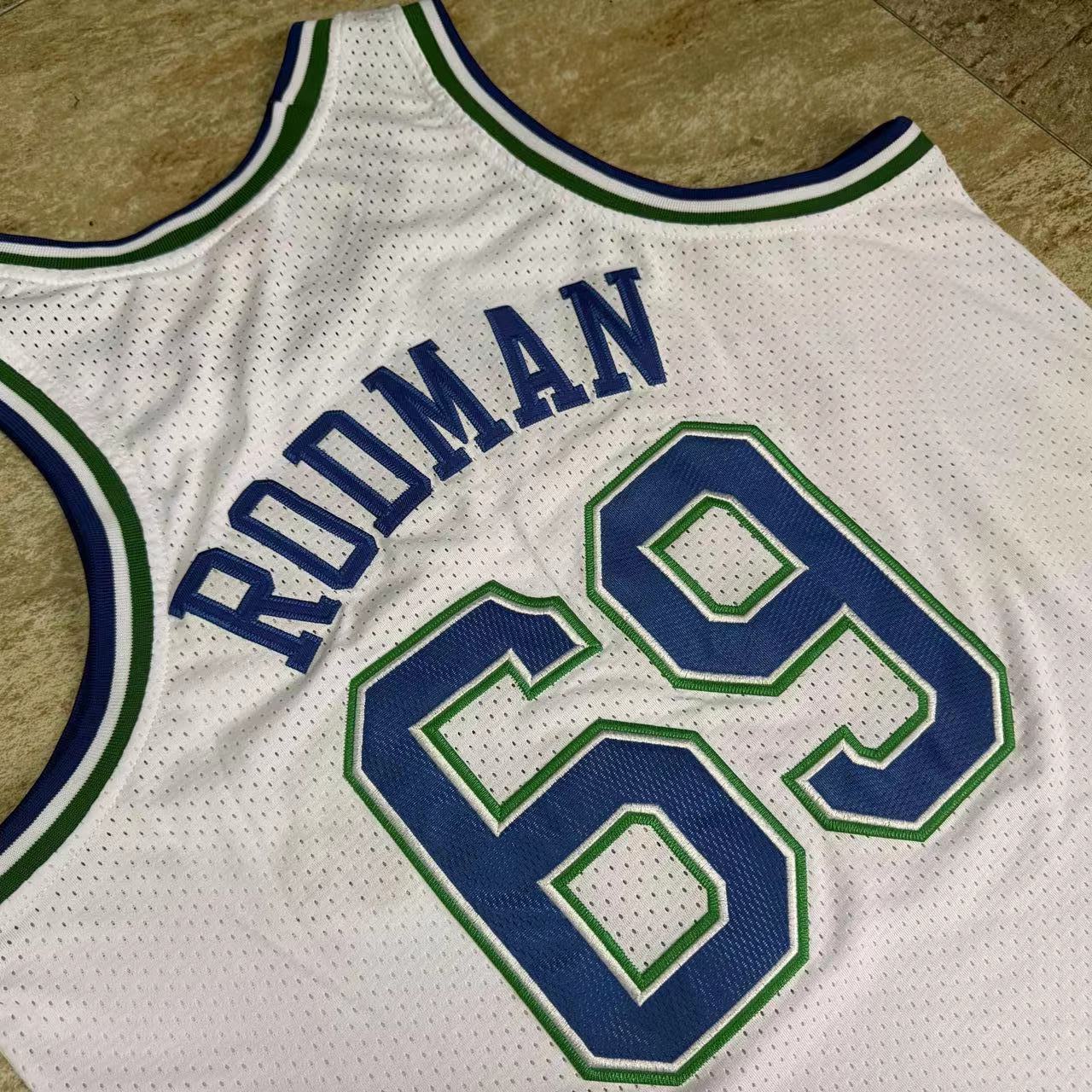 Rodman #69 Mitchell & Ness Mavericks 1999-00 Vintage White Densely Stitched Jersey