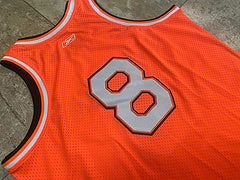 Los Angeles Lakers Bryant Orange 8 MN
