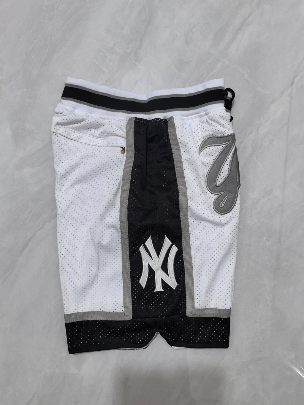 New York Yankees White Pocket Shorts