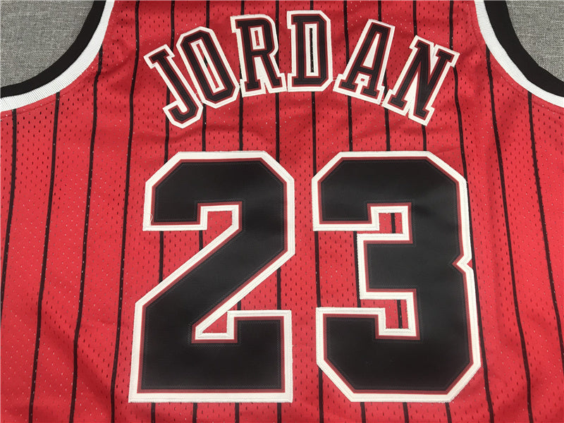 Chicago Bulls Michael Jordan #23 1995-96 Throwback – Embroidered