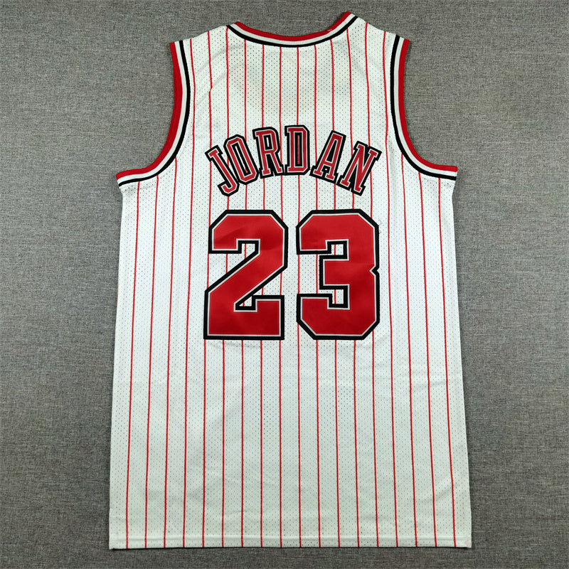 Chicago Bulls Michael Jordan #23 1995-96 Throwback – Embroidered