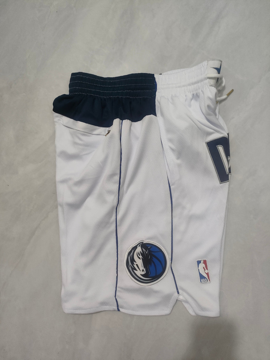 Dallas Mavericks White Regular Pocket Shorts