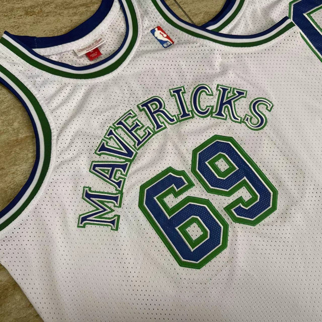 Rodman #69 Mitchell & Ness Mavericks 1999-00 Vintage White Densely Stitched Jersey