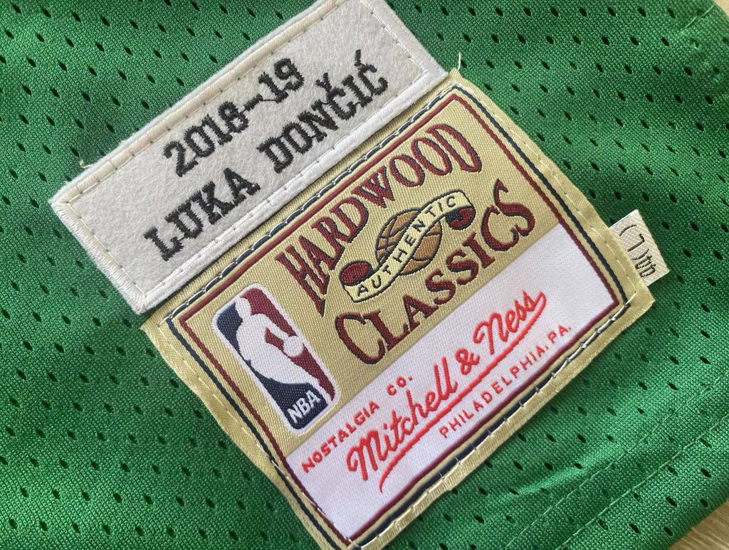 Dallas Mavericks  Doncic 77 Green MN