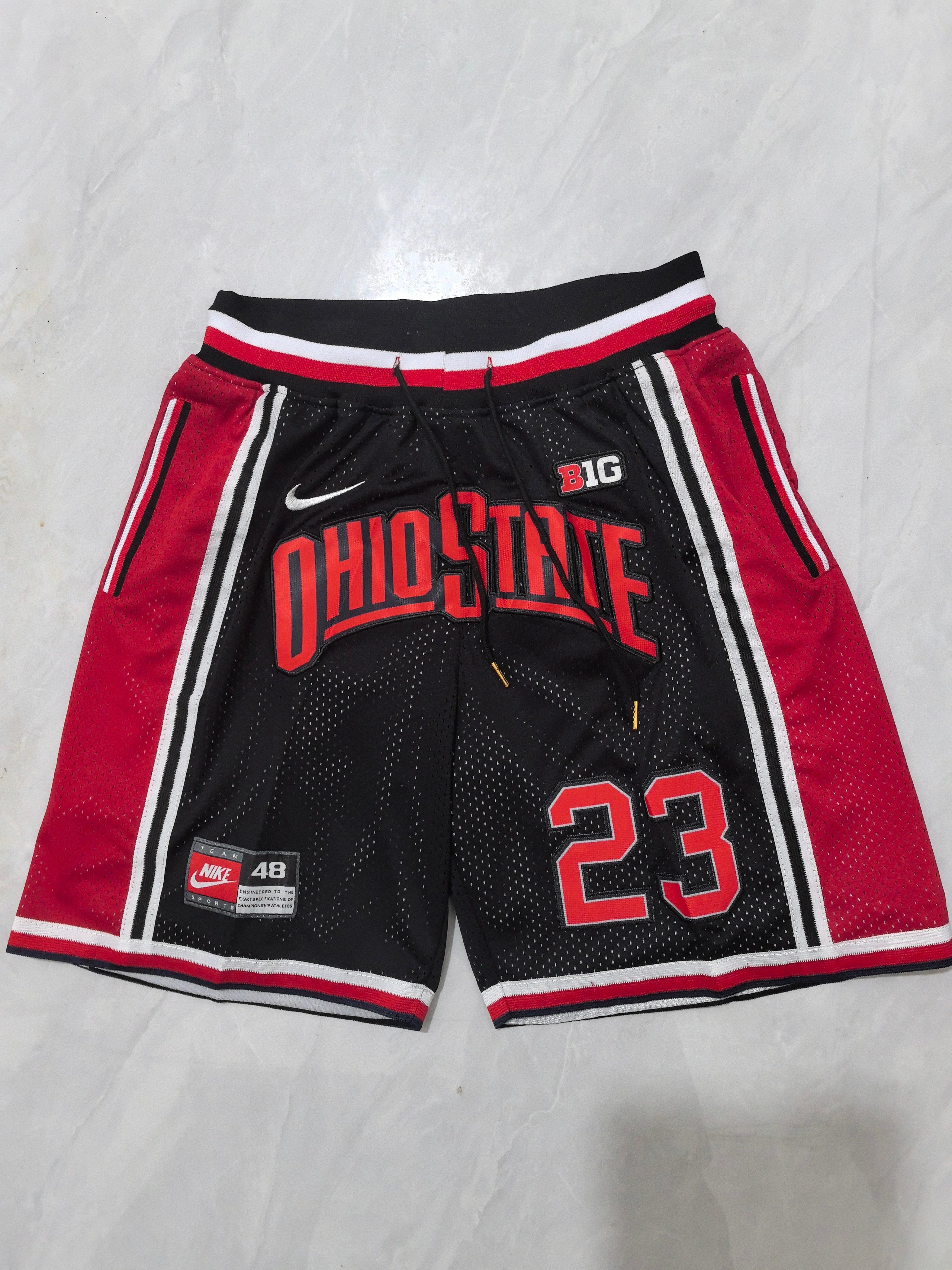 Black retro pocket shorts